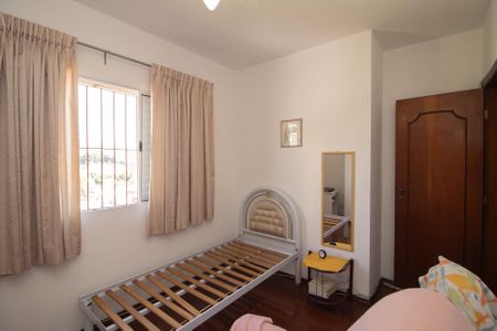 Casa à venda com 250m², 5 quartos e 5 vagasQuarto 3