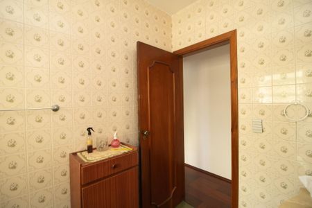 Casa à venda com 250m², 5 quartos e 5 vagasBanheiro 2