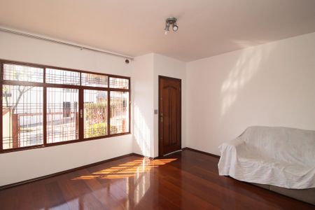 Casa à venda com 250m², 5 quartos e 5 vagasSala