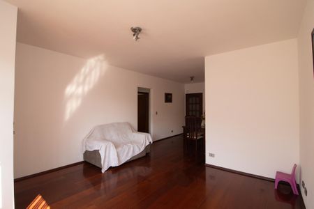 Casa à venda com 250m², 5 quartos e 5 vagasSala