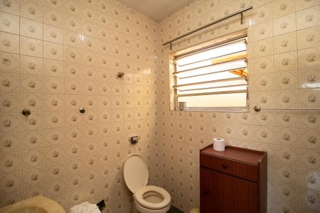 Casa à venda com 250m², 5 quartos e 5 vagasBanheiro Suite