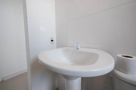 Apartamento para alugar com 45m², 2 quartos e sem vagaBanheiro