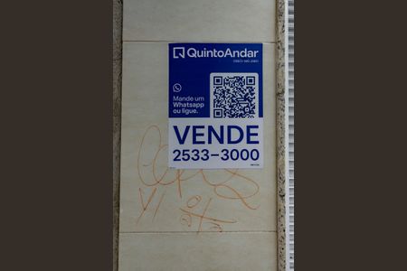 Apartamento à venda com 163m², 4 quartos e 3 vagas Apartamento à venda com 163m², 4 quartos e 3 vagasPlaca de vende instalada na fachada do prédio (HMFD-344)