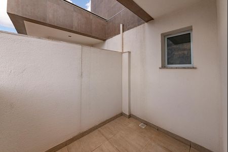 Apartamento à venda com 163m², 4 quartos e 3 vagas Apartamento à venda com 163m², 4 quartos e 3 vagasVaranda