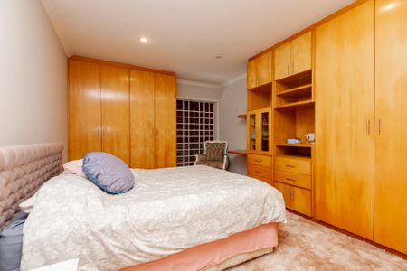 Casa à venda com 530m², 5 quartos e 4 vagas Casa à venda com 530m², 5 quartos e 4 vagasSuíte 1