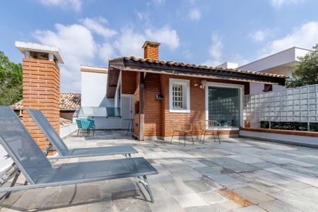 Casa à venda com 530m², 5 quartos e 4 vagas Casa à venda com 530m², 5 quartos e 4 vagasTerraço