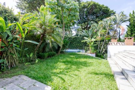 Casa à venda com 530m², 5 quartos e 4 vagas Casa à venda com 530m², 5 quartos e 4 vagasJardim