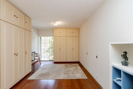 Casa à venda com 530m², 5 quartos e 4 vagas Casa à venda com 530m², 5 quartos e 4 vagasSuíte 3