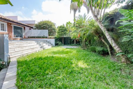 Casa à venda com 530m², 5 quartos e 4 vagas Casa à venda com 530m², 5 quartos e 4 vagasJardim