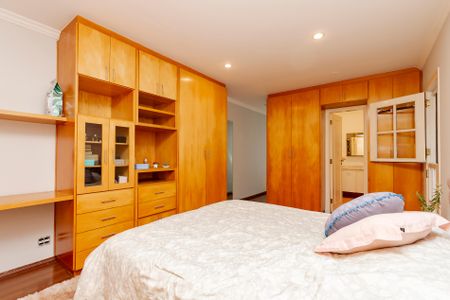 Casa à venda com 530m², 5 quartos e 4 vagas Casa à venda com 530m², 5 quartos e 4 vagasSuíte 1