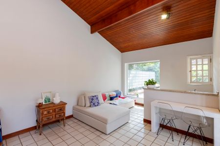 Casa à venda com 530m², 5 quartos e 4 vagas Casa à venda com 530m², 5 quartos e 4 vagasLavabo do Salão