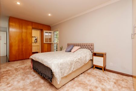 Casa à venda com 530m², 5 quartos e 4 vagas Casa à venda com 530m², 5 quartos e 4 vagasSuíte 1