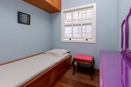 Casa à venda com 530m², 5 quartos e 4 vagas Casa à venda com 530m², 5 quartos e 4 vagasQuarto de Serviço