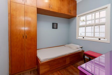 Casa à venda com 530m², 5 quartos e 4 vagas Casa à venda com 530m², 5 quartos e 4 vagasQuarto de Serviço