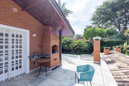 Casa à venda com 530m², 5 quartos e 4 vagas Casa à venda com 530m², 5 quartos e 4 vagasTerraço