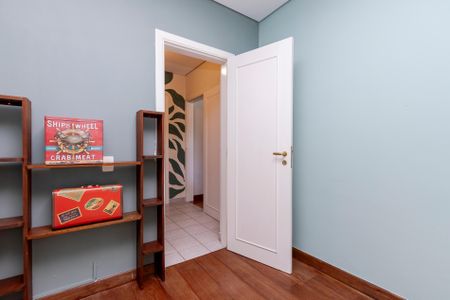 Casa à venda com 530m², 5 quartos e 4 vagas Casa à venda com 530m², 5 quartos e 4 vagasQuarto de Hospédes