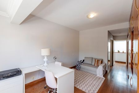 Casa à venda com 530m², 5 quartos e 4 vagas Casa à venda com 530m², 5 quartos e 4 vagasSuíte 2