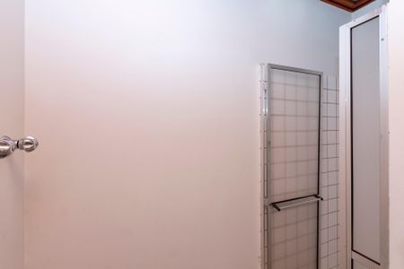 Casa à venda com 530m², 5 quartos e 4 vagas Casa à venda com 530m², 5 quartos e 4 vagasLavabo do Salão