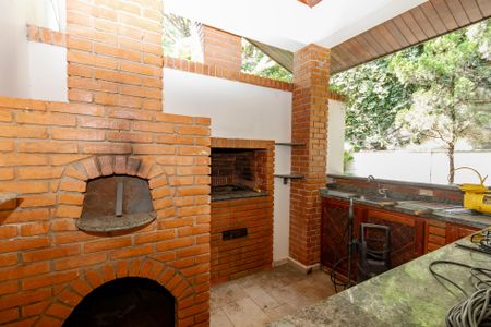 Casa à venda com 530m², 5 quartos e 4 vagas Casa à venda com 530m², 5 quartos e 4 vagasVaranda da Sala