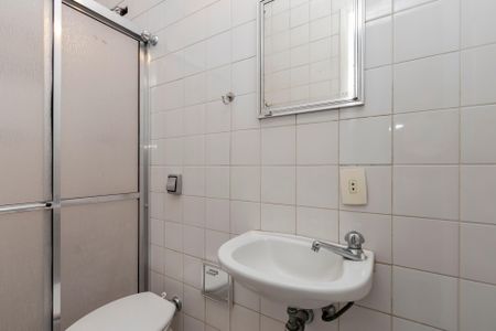 Casa à venda com 530m², 5 quartos e 4 vagas Casa à venda com 530m², 5 quartos e 4 vagasBanheiro de Serviço