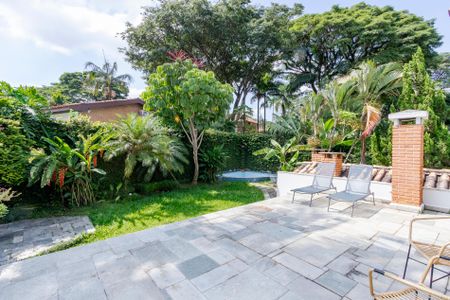 Casa à venda com 530m², 5 quartos e 4 vagas Casa à venda com 530m², 5 quartos e 4 vagasTerraço