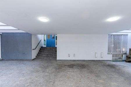 Casa à venda com 530m², 5 quartos e 4 vagas Casa à venda com 530m², 5 quartos e 4 vagasGaragem