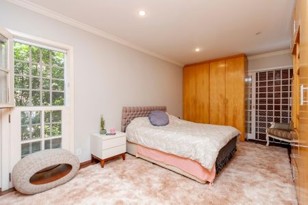 Casa à venda com 530m², 5 quartos e 4 vagas Casa à venda com 530m², 5 quartos e 4 vagasSuíte 1