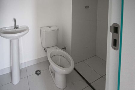 Apartamento para alugar com 33m², 2 quartos e sem vaga Apartamento para alugar com 33m², 2 quartos e sem vagaBanheiro