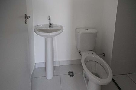 Apartamento para alugar com 33m², 2 quartos e sem vaga Apartamento para alugar com 33m², 2 quartos e sem vagaBanheiro