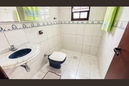 Casa à venda com 125m², 3 quartos e 2 vagas Casa à venda com 125m², 3 quartos e 2 vagasBanheiro