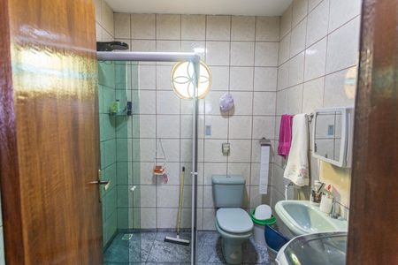 Casa à venda com 199m², 2 quartos e 2 vagasBanheiro Social