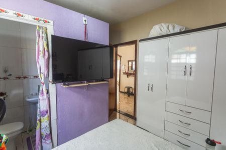 Casa à venda com 199m², 2 quartos e 2 vagasSuíte