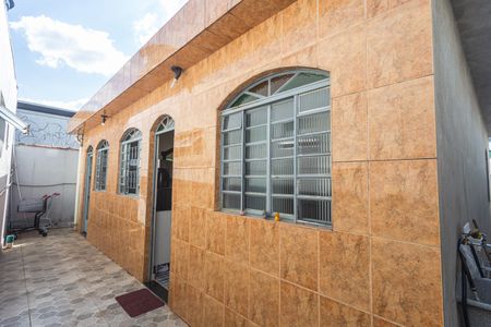 Casa à venda com 199m², 2 quartos e 2 vagasFachada