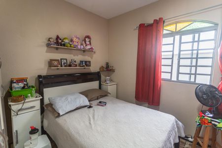 Casa à venda com 199m², 2 quartos e 2 vagasSuíte