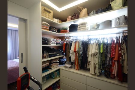 Apartamento à venda com 125m², 2 quartos e 2 vagasCloset da suíte