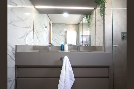 Apartamento à venda com 125m², 2 quartos e 2 vagasBanheiro da Suíte