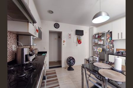 Apartamento à venda com 120m², 3 quartos e 1 vaga Apartamento à venda com 120m², 3 quartos e 1 vagaCozinha