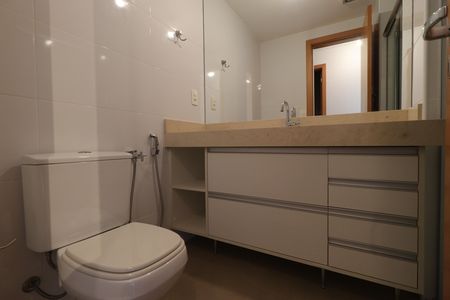 Apartamento para alugar com 73m², 2 quartos e 2 vagasBanheiro