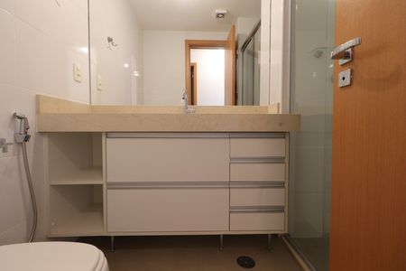 Apartamento para alugar com 73m², 2 quartos e 2 vagasBanheiro
