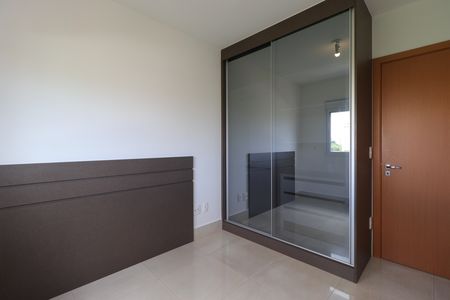 Apartamento para alugar com 73m², 2 quartos e 2 vagasQuarto