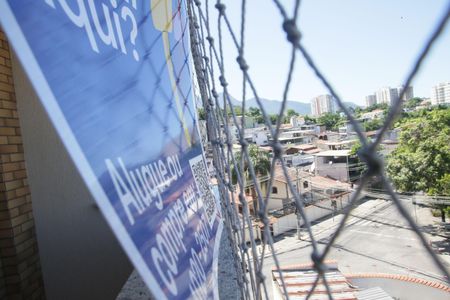 Apartamento para alugar com 66m², 2 quartos e 1 vagaPlaquinha