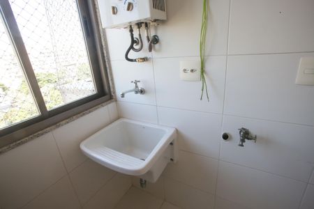 Apartamento para alugar com 66m², 2 quartos e 1 vagaÁrea de Serviço