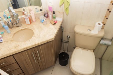 Apartamento à venda com 72m², 3 quartos e 1 vaga Apartamento à venda com 72m², 3 quartos e 1 vagaBanheiro da Suíte