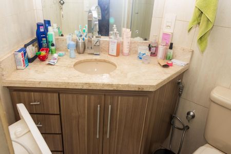 Apartamento à venda com 72m², 3 quartos e 1 vaga Apartamento à venda com 72m², 3 quartos e 1 vagaBanheiro da Suíte