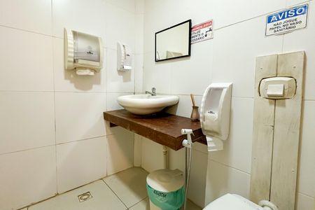 Casa à venda com 669m², 2 quartos e 3 vagasBanheiro Social