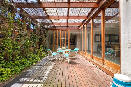 Casa à venda com 669m², 2 quartos e 3 vagasSala