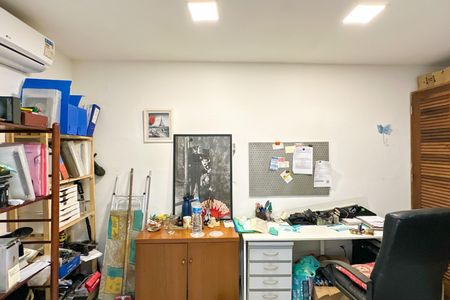 Casa à venda com 669m², 2 quartos e 3 vagasProdutora