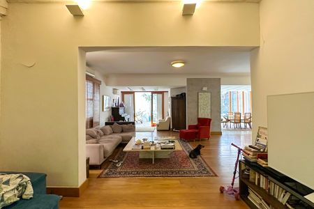 Casa à venda com 669m², 2 quartos e 3 vagasSala