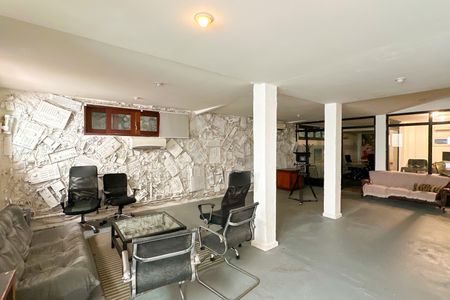 Casa à venda com 669m², 2 quartos e 3 vagasProdutora