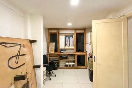 Casa à venda com 669m², 2 quartos e 3 vagasProdutora